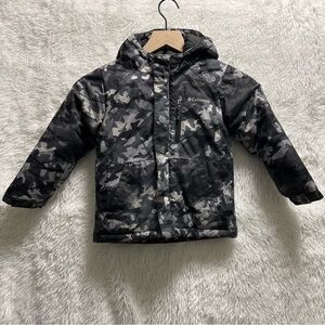 Columbia Kids' Black and Gray Camo Jacket